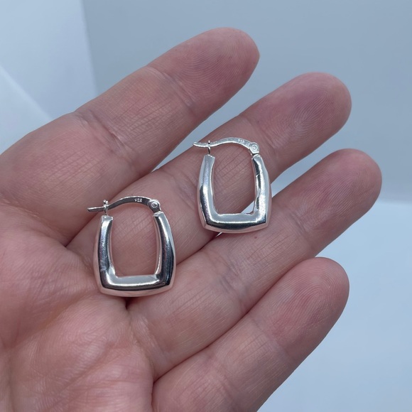 Sterling silver light weight rectangular hoop earrings - Picture 3 of 7